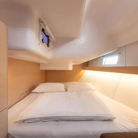 Botel Elan Impression 45- Anita Split
